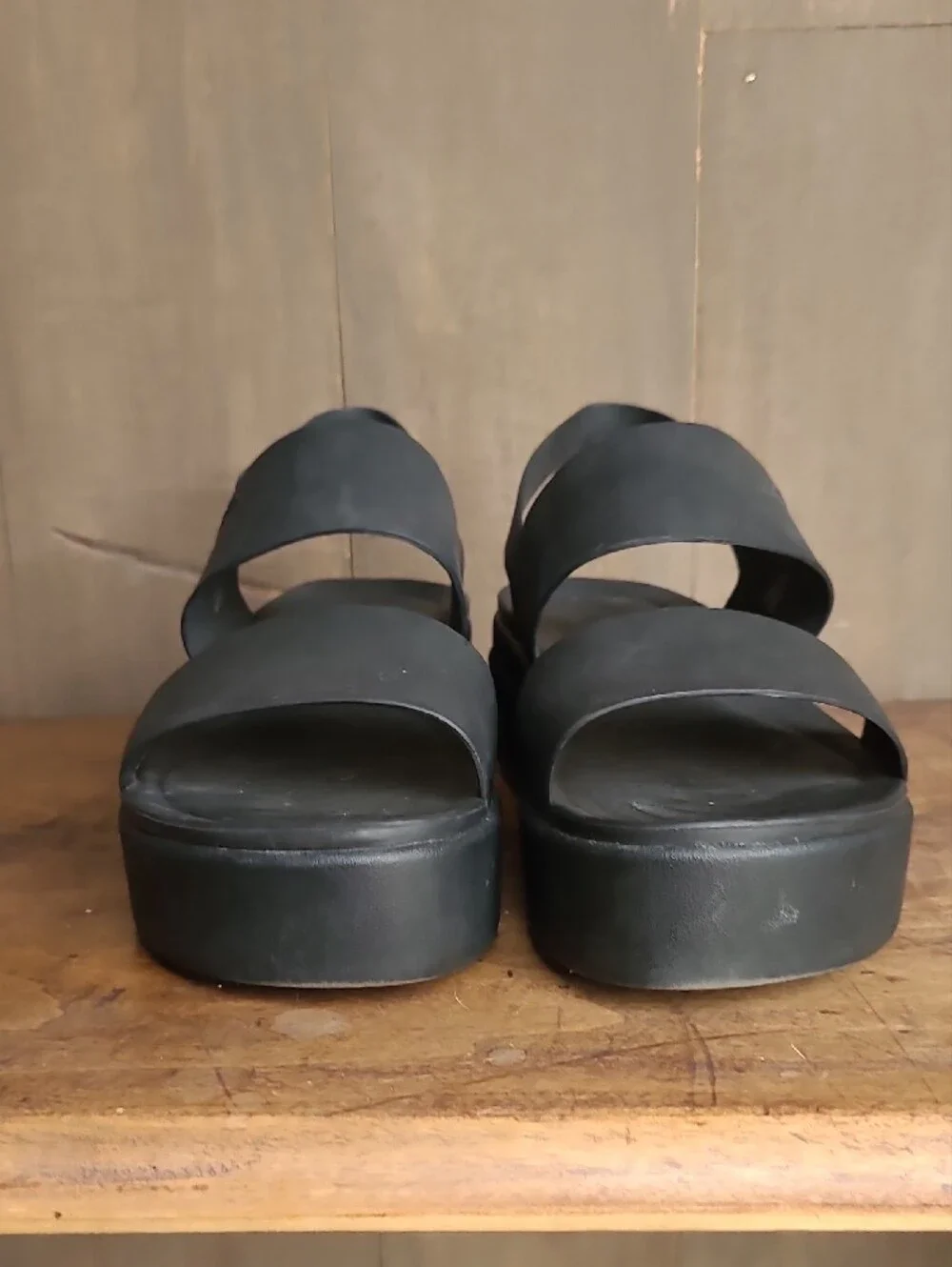 Crocs Brooklyn Wedge Sandal Women's sz 8 Black Double Strap Platform Sandal